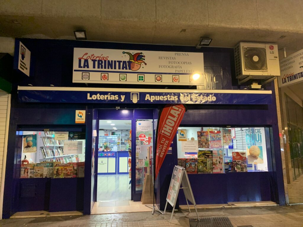 Interior de Loterías La Trinitat en Valencia